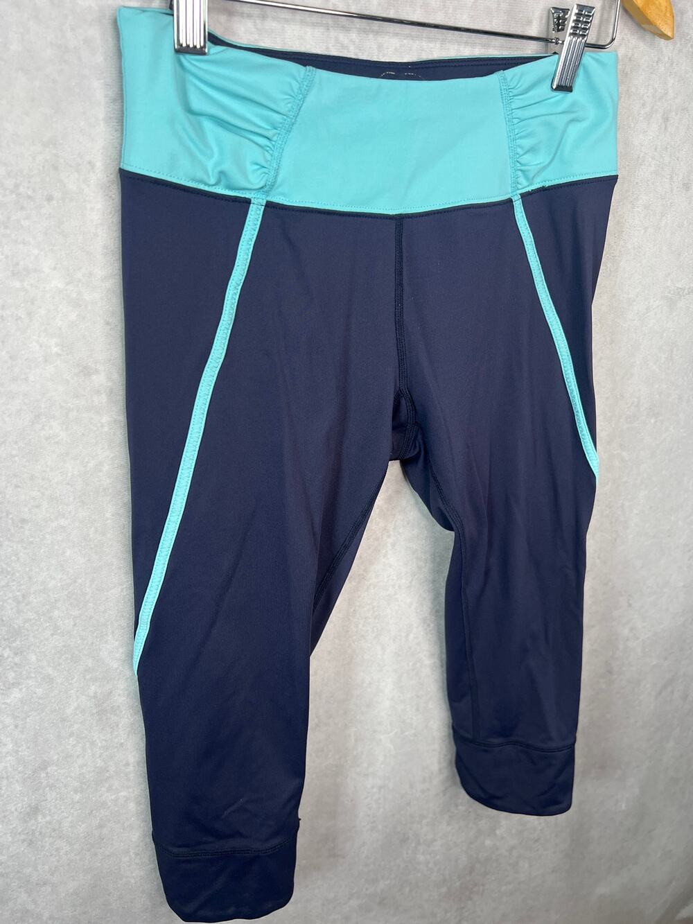 Betsey Johnson Performance High Rise Capri Leggings Small Blue Teal Yoga